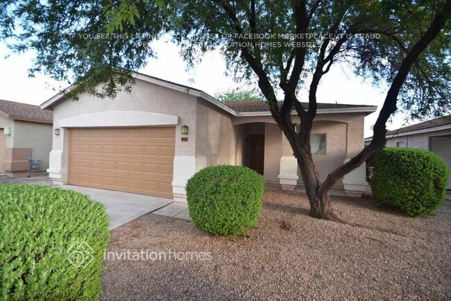 Primary Photo - 934 E Silversmith Trail