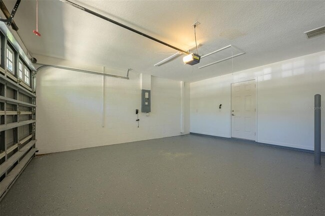 Building Photo - 6227 Blue Runner Ct