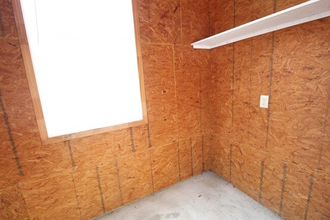 Building Photo - 8775 Clito Rd