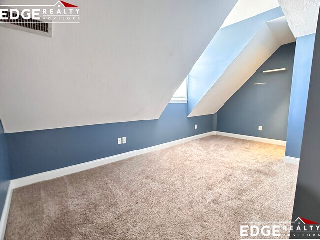 Building Photo - 29 2nd St