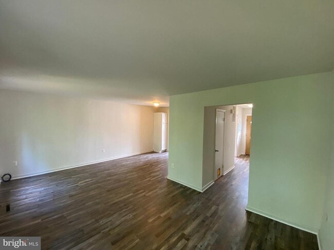 Building Photo - 4249 Normandy Ct