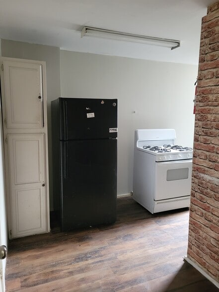 Building Photo - 120 N 3rd Ave