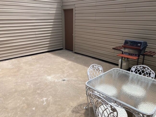 Building Photo - 4409 Alicia Dr