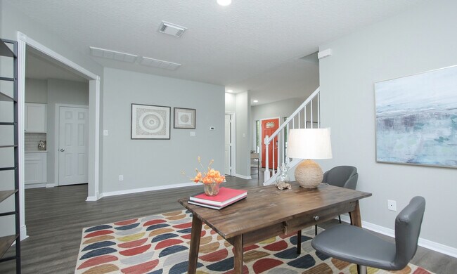 Building Photo - 131 Pine Rd