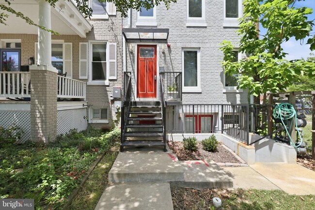Building Photo - 1207 Kennedy St NW