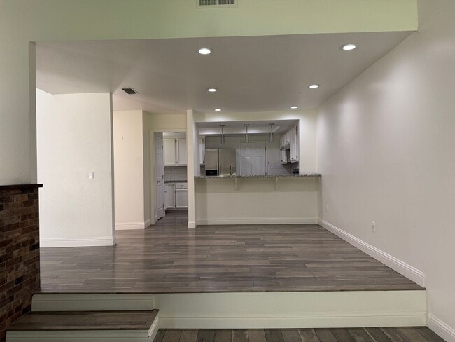 Building Photo - Gorgeous 2 bedroom 2 bath duplex in the trees