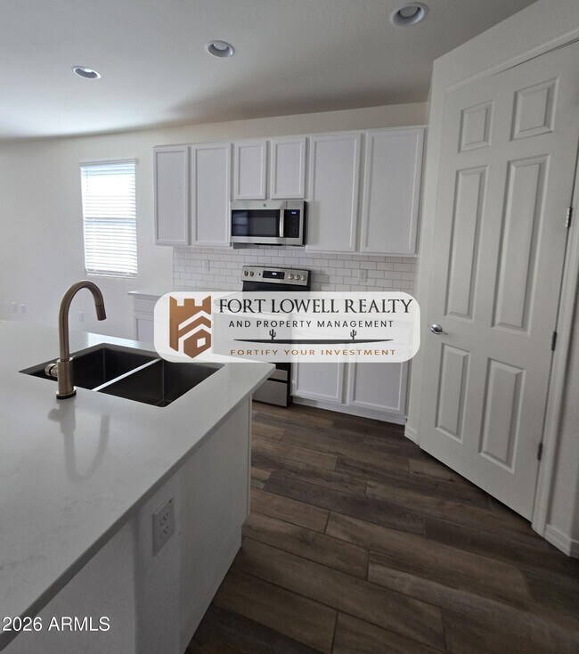 Building Photo - 2117 N 209th Ln