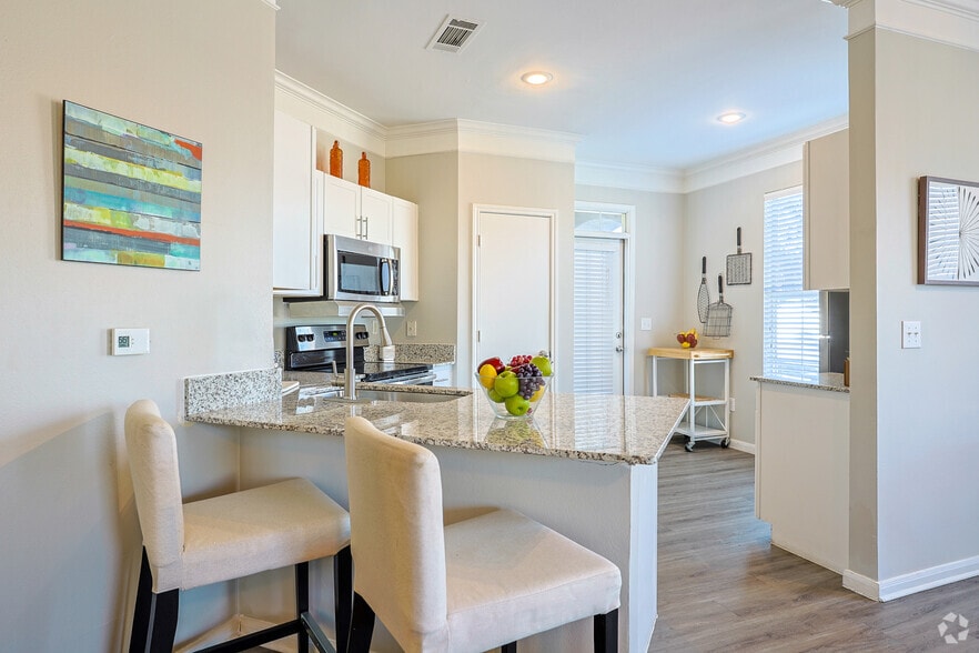 Primary Photo - Bristol Heights