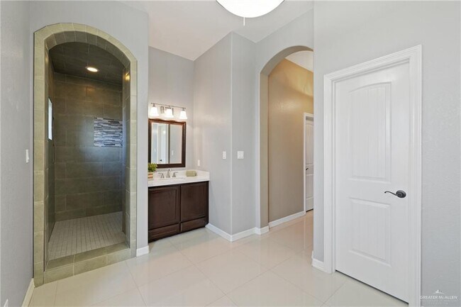 Building Photo - 29 El Caribe Cir S