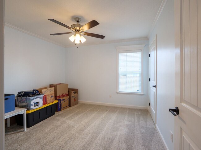 Building Photo - 3960 Landings Cir