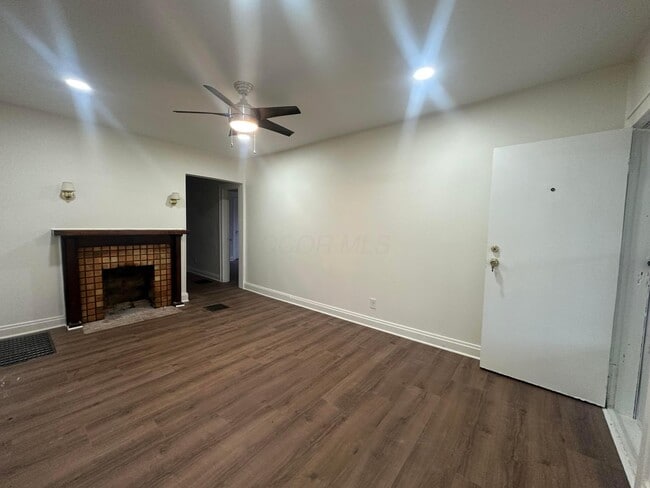 Building Photo - 378 S Wheatland Ave