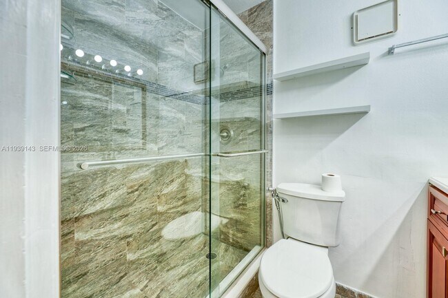 Building Photo - 840 SW 105th Ave