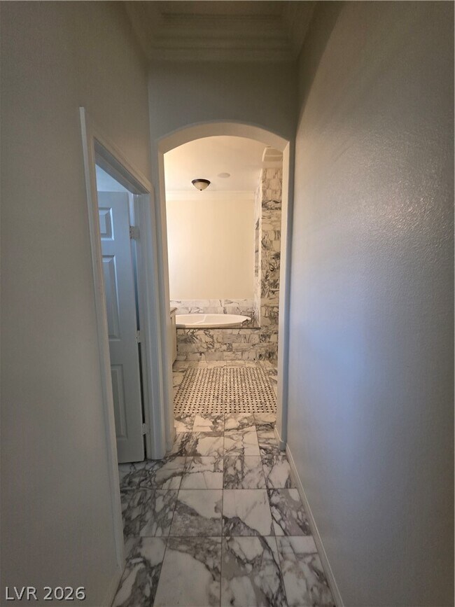 Building Photo - 9338 Wilderness Glen Ave