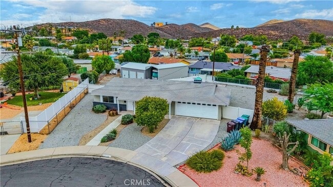 Building Photo - 26960 McCall Ct