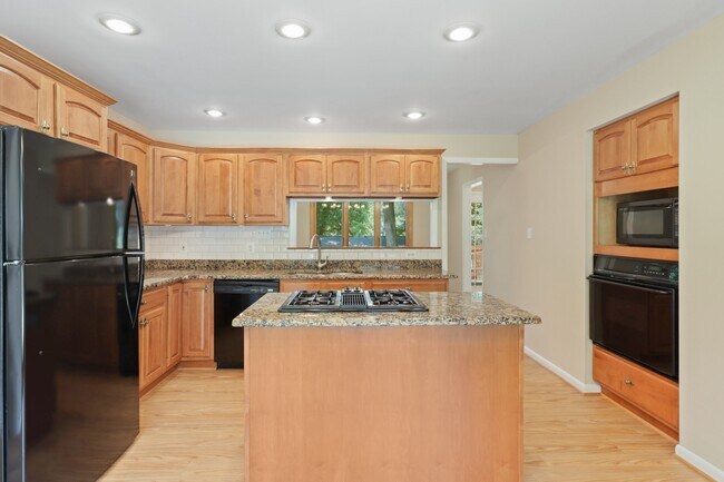 Building Photo - 2527 Swift Run St