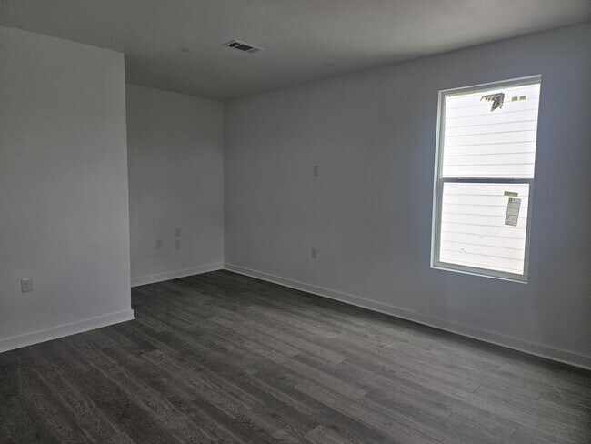 Building Photo - 1321 S Rampart St
