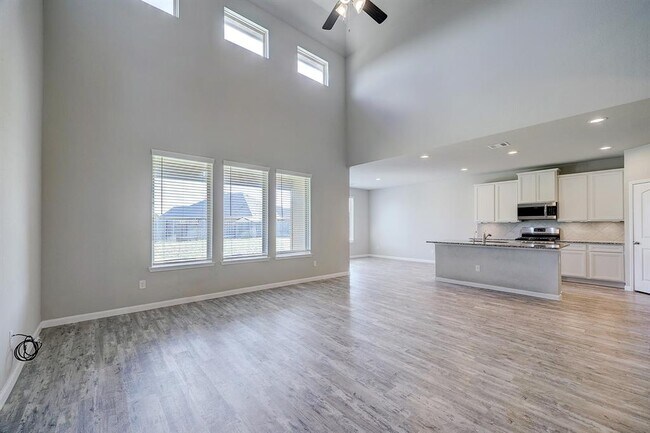 Building Photo - 28011 Langsdale Ct