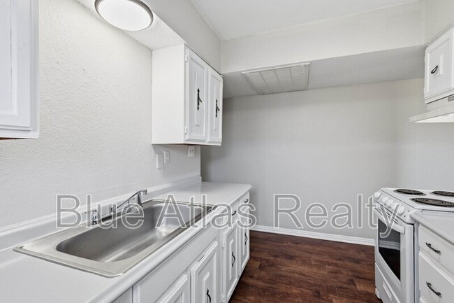 Building Photo - 116 Arrowhead St