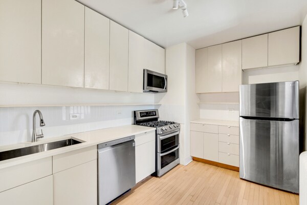 Building Photo - 847 S Humphrey Ave