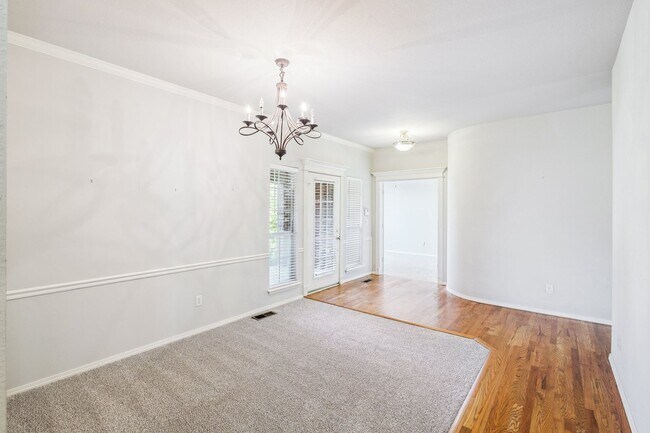 Building Photo - Spacious 4 Bedroom + Bonus Room