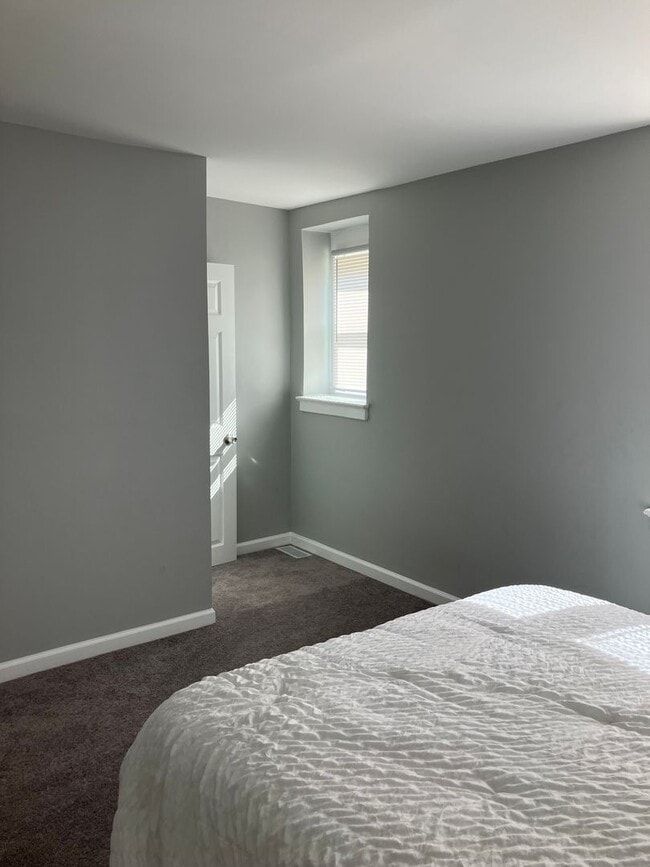 Building Photo - 5049 Chalgrove Ave