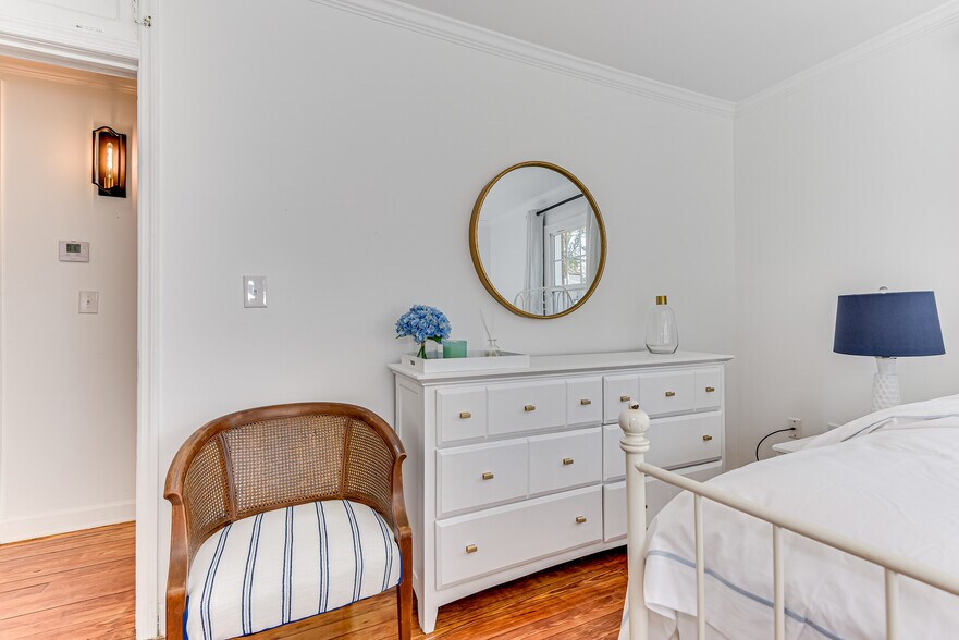 Building Photo - 2701 Oakland Ave