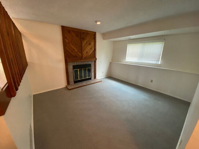 Building Photo - Beautiful 3 Bed 2 Bath in the Northwest!!!