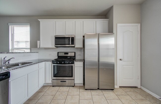 Building Photo - 7427 French Quarter Ct