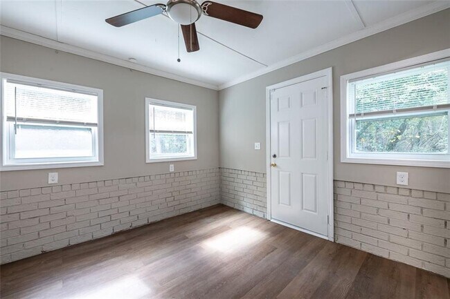 Building Photo - 366 Haymarket Ln
