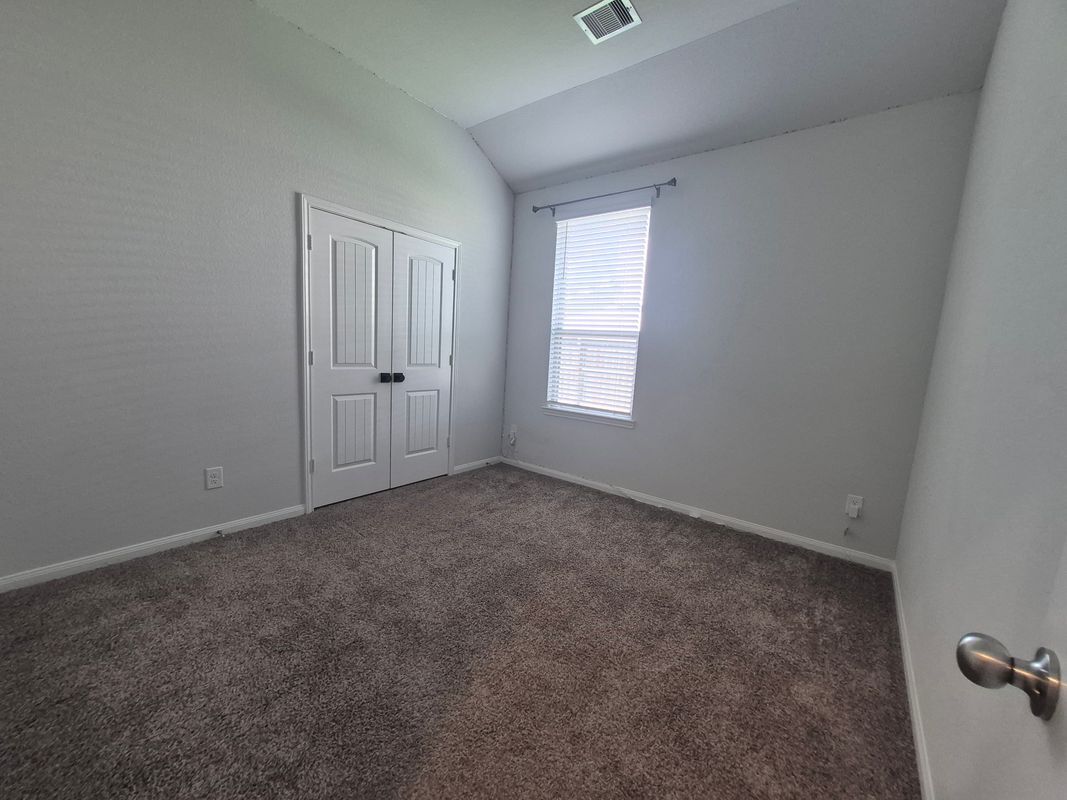 Building Photo - 305 Morning Dove Trl