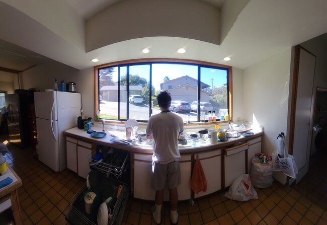 Building Photo - Bigger than average home in SLO! Lots of space!