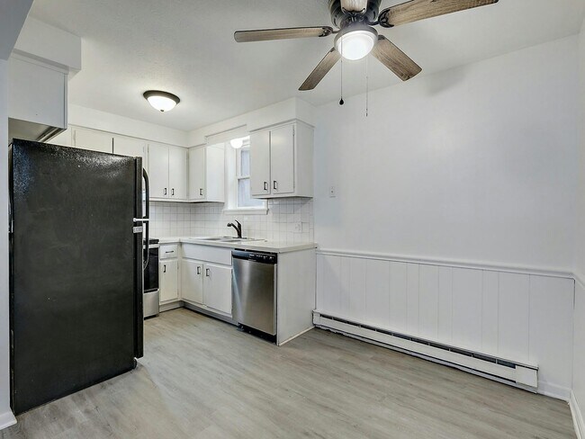 Building Photo - 3741 Woodford Ave NW