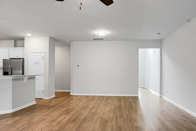 Building Photo - 210 Daniels Creek Cir