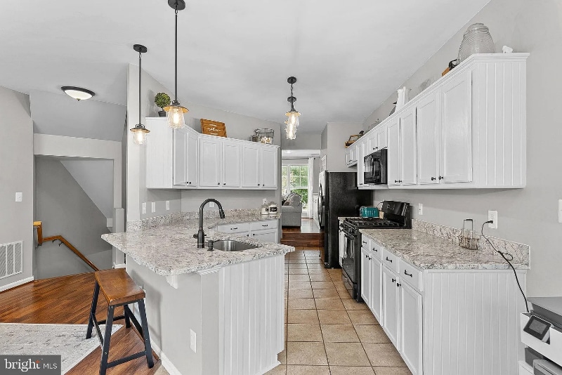 Building Photo - 25378 Ashbury Dr