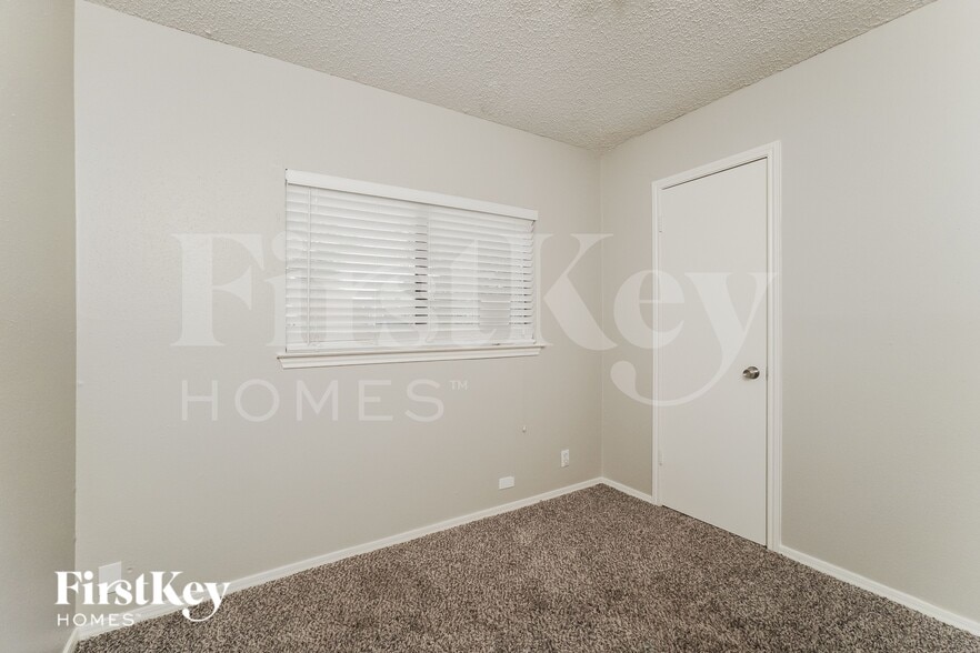 Building Photo - 5934 Burning Sunrise Dr