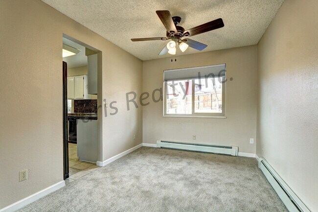 Building Photo - Charming Cul-De-Sac Home Near Downtown Castle Rock. Fantastic Fenced Backyard!