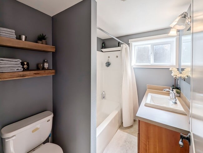 Building Photo - Elegant 3-Bedroom Home with Exceptional Craftsmanship in West Seattle