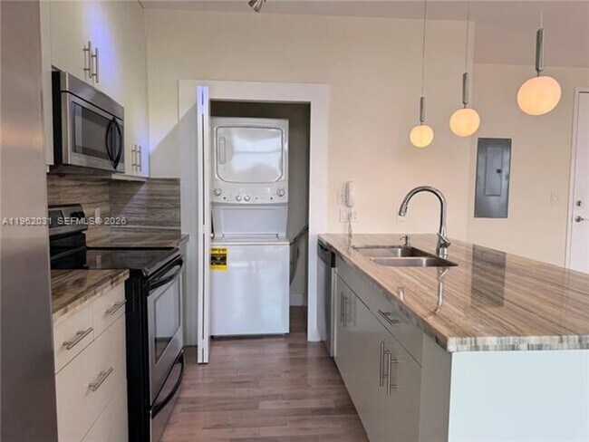 Building Photo - 6701 Biscayne Blvd