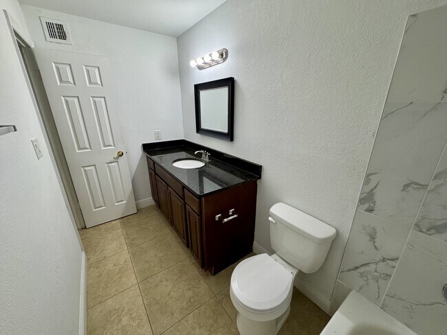 Building Photo - 5533 Chrishire Way