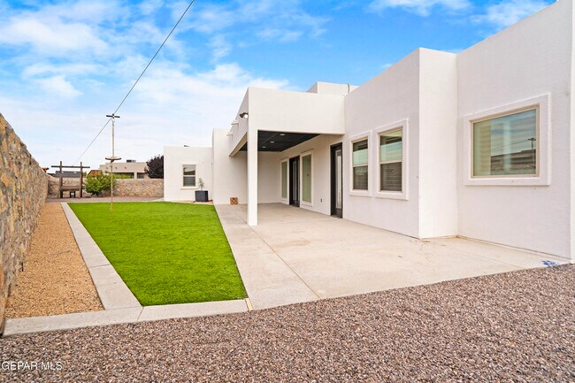 Building Photo - 13637 Chepstow Ct