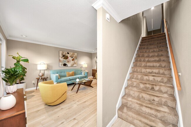 Building Photo - 1860 White Oak Dr