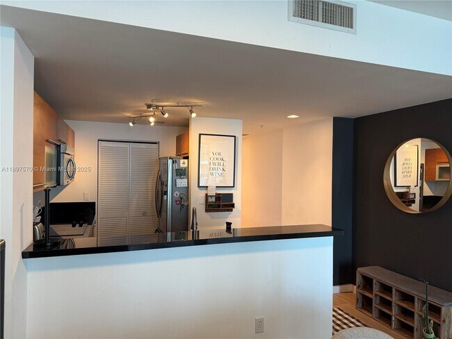 Building Photo - 253 NE 2nd St