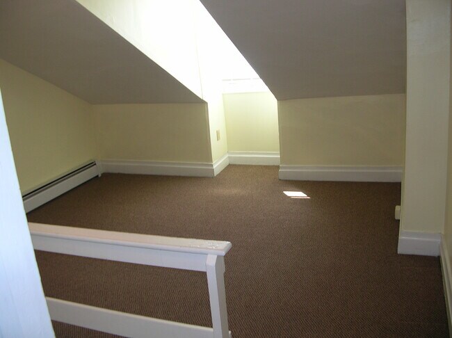 Building Photo - 408 Taylor St