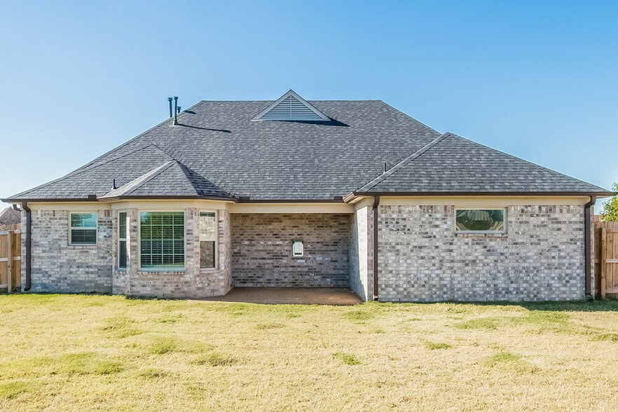 Building Photo - 3208 Vandelay Cove