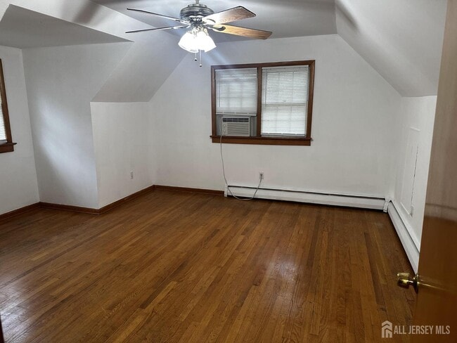 Building Photo - 7 Paul St