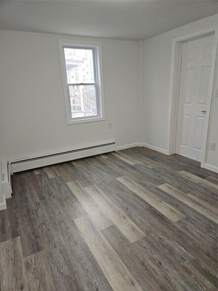 Building Photo - 120 Henry St