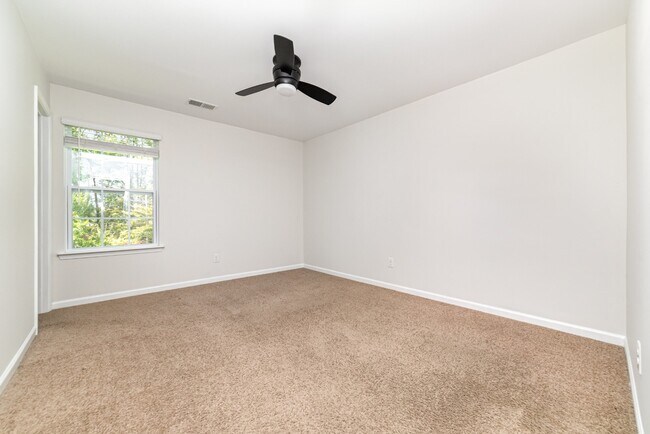 Building Photo - 2527 Linhay Dr.