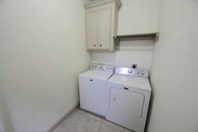 Building Photo - 4514 Inker St