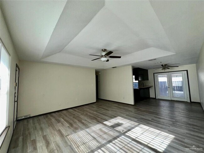 Building Photo - 17 Mynah Ave