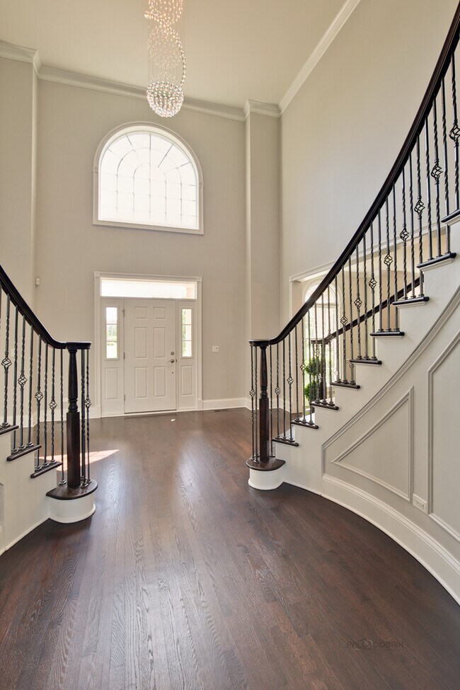 Building Photo - 8 Turnbury Ct